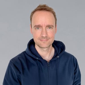 Thomas-Karbe-975x975_webinar-opt
